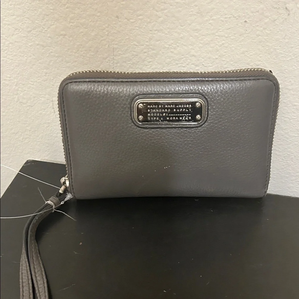 Marc Jacobs Charcoal Leather Wristlet Wallet